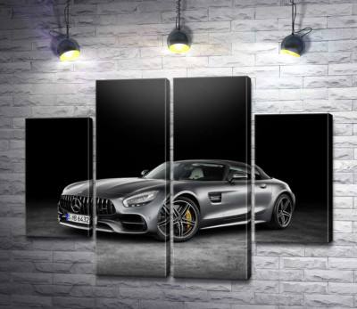 Модульна картина "Сріблястий автомобіль Mercedes-Benz GT"