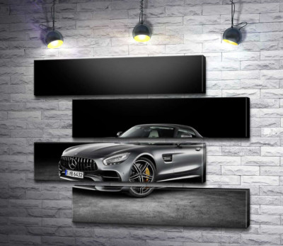 Модульная картина "Серебристый автомобиль Mercedes-Benz GT"