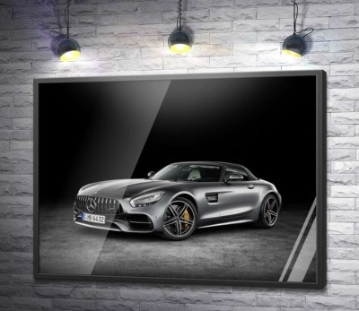 Постер "Сріблястий автомобіль Mercedes-Benz GT"