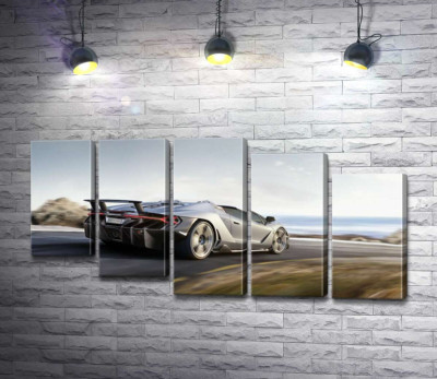 Модульная картина "Серебристый автомобиль Lamborghini Centenario мчит по дороге"