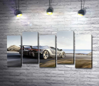 Модульна картина "Сріблястий автомобіль Lamborghini Centenario мчить по дорозі"