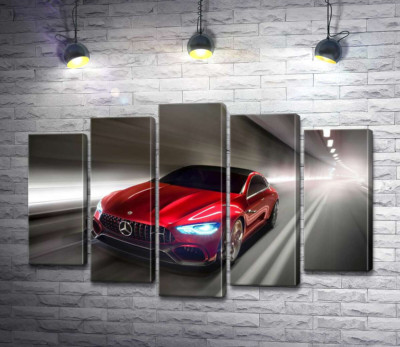 Красный автомобиль Mercedes-Benz AMG GT