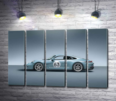 Изящный спорткар Porsche 911 ST