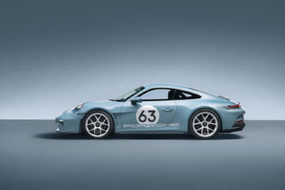 Изящный спорткар Porsche 911 ST