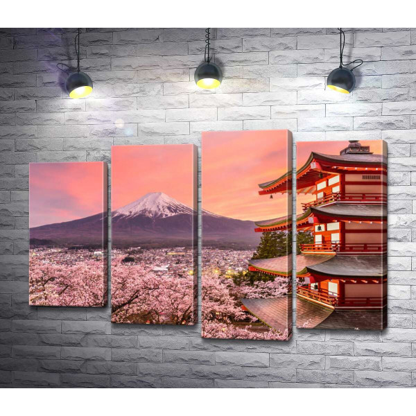 Гора Фудзи и пагода утопают в цветах сакуры