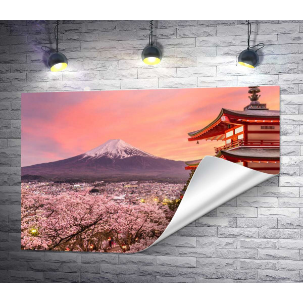 Гора Фудзи и пагода утопают в цветах сакуры