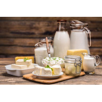 Натюрморт молочно-сирних продуктів