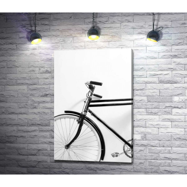Фрагмент чорно-білого велосипеда