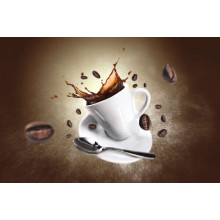 Чашка кофе и разлетающиеся зерна
