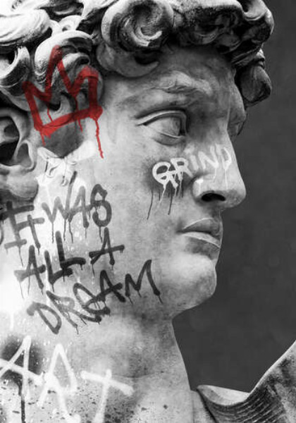 Статуя Давида с арт-граффити на лице