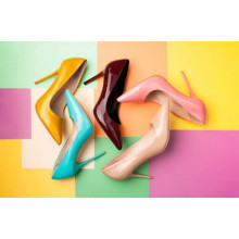 Різнокольорові жіночі туфлі на шпильці