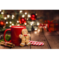Рождественская атмосфера: имбирный пряник и чашка какао