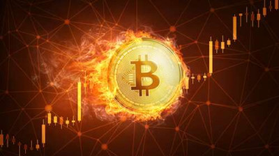 Огненный биткоин на фоне графика роста
