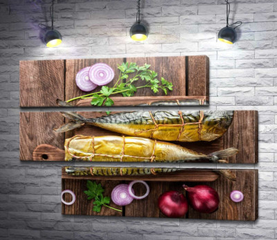 Апетитна скумбрія на кухонній дошці