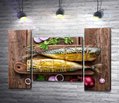 Аппетитная скумбрия на кухонной доске