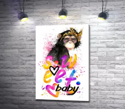 Модная обезьяна сидит над надписью "sweet baby"