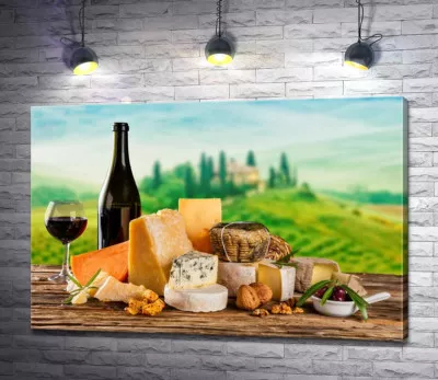 Нежные вкусы итальянских сыров дополнены бокалом красного вина