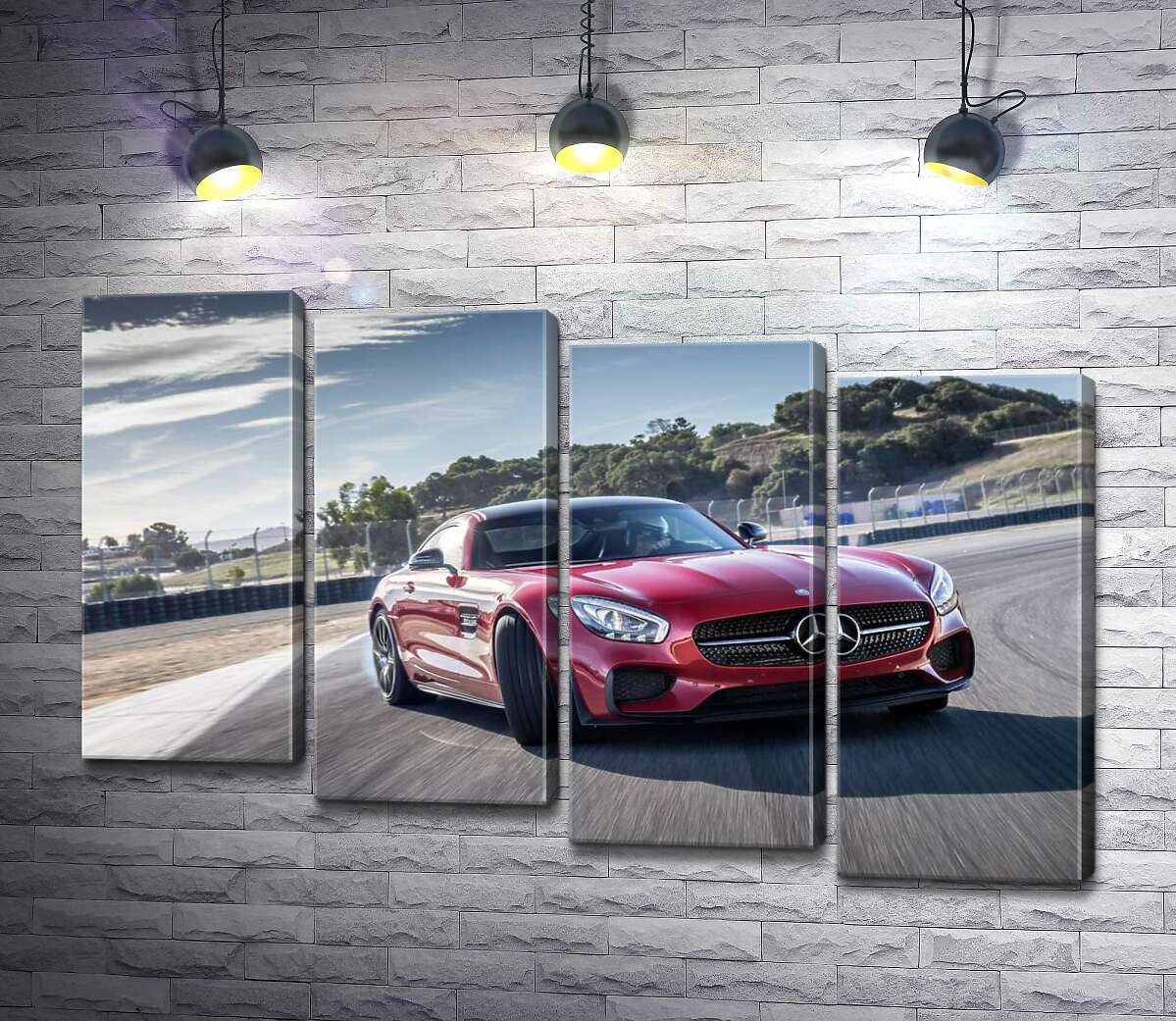 модульная картина Красный автомобиль Мерседес (Mercedes) покоряет гоночную трассу (Модуль №19)