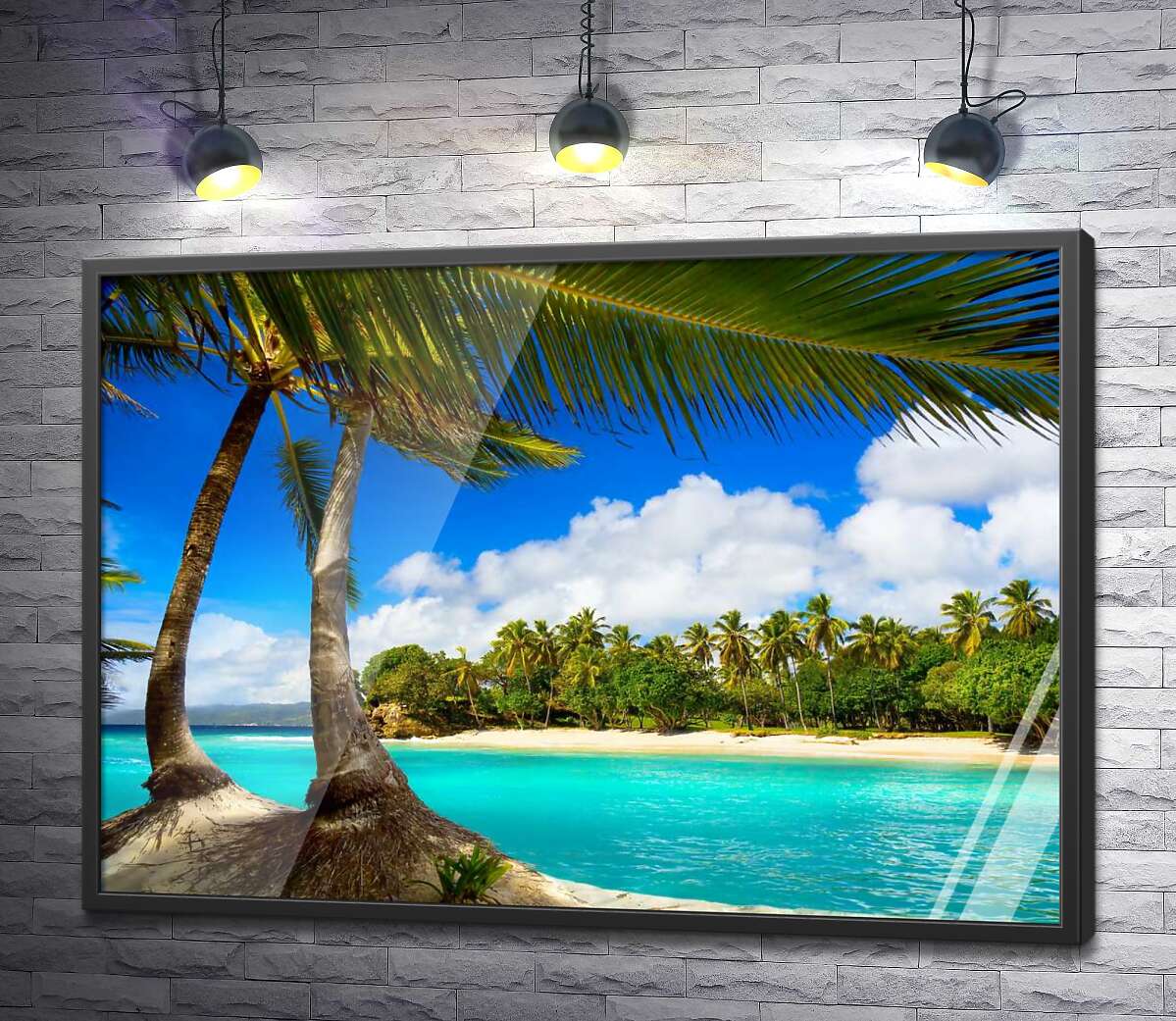 постер Тропический рай под пальмовыми листьями с кристально-бирюзовым океаном