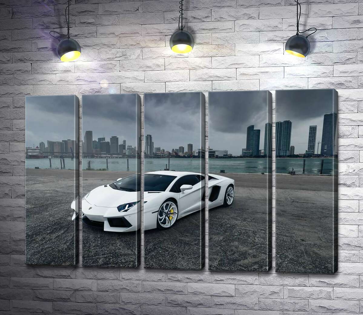 модульна картина Білосніжний автомобіль Ламборгіні (Lamborghini) на фоні передгрозового мегаполісу (Модуль №26)