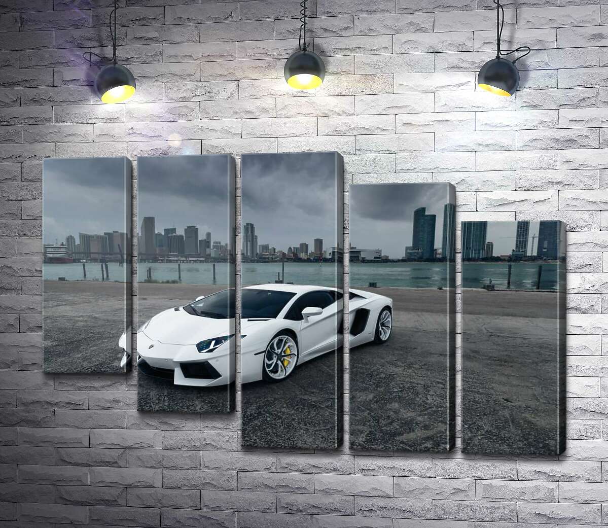 модульна картина Білосніжний автомобіль Ламборгіні (Lamborghini) на фоні передгрозового мегаполісу (Модуль №28)