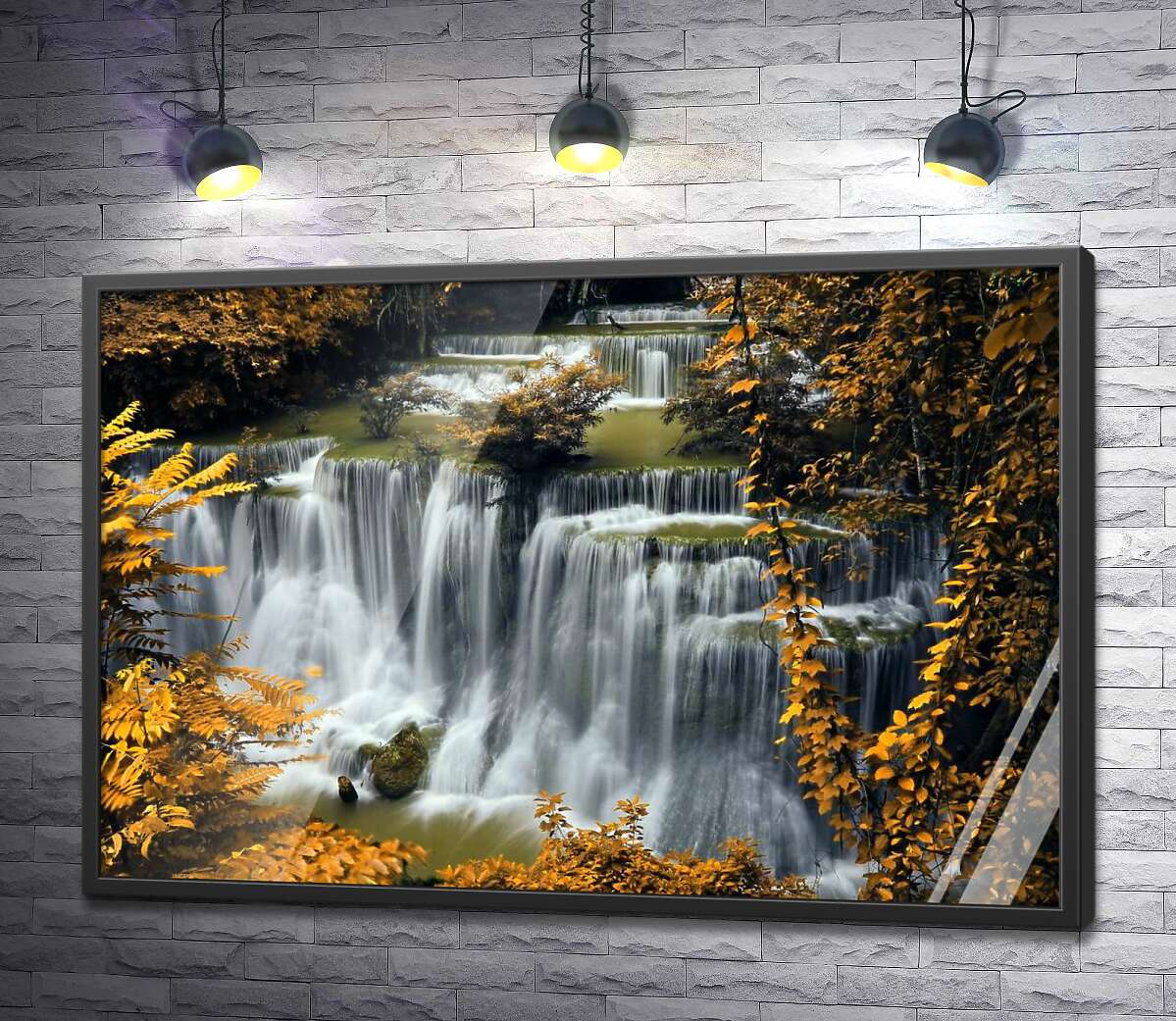 постер Шумный водопад в обрамлении золота осеннего леса