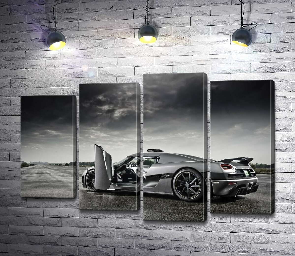 модульна картина Шведський гіперкар Koenigsegg Agera під переливами грозових хмар (Модуль №3)