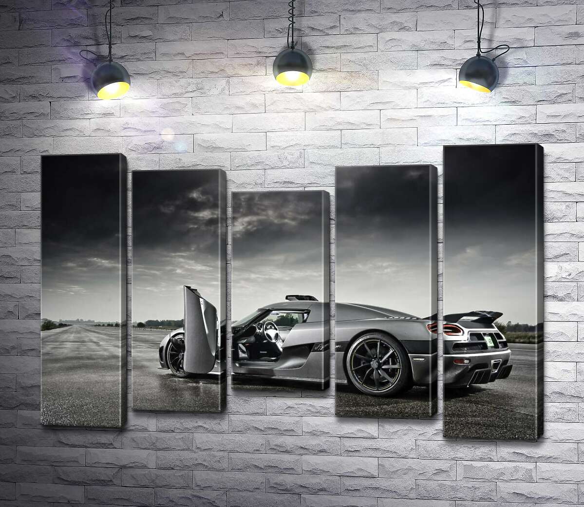 модульная картина Шведский гиперкар Koenigsegg Agera под переливами грозовых облаков (Модуль №27)