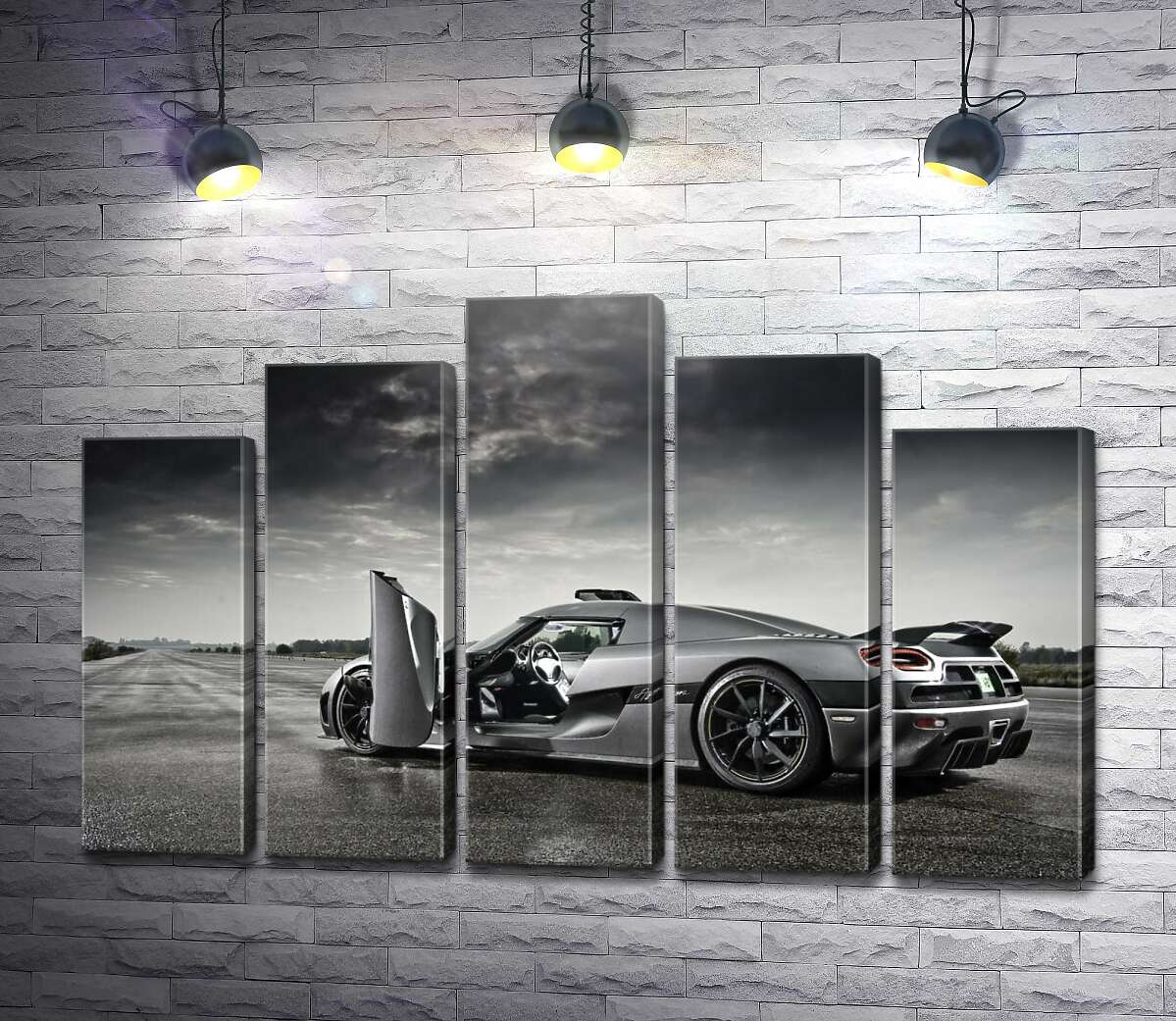 модульная картина Шведский гиперкар Koenigsegg Agera под переливами грозовых облаков (Модуль №29)