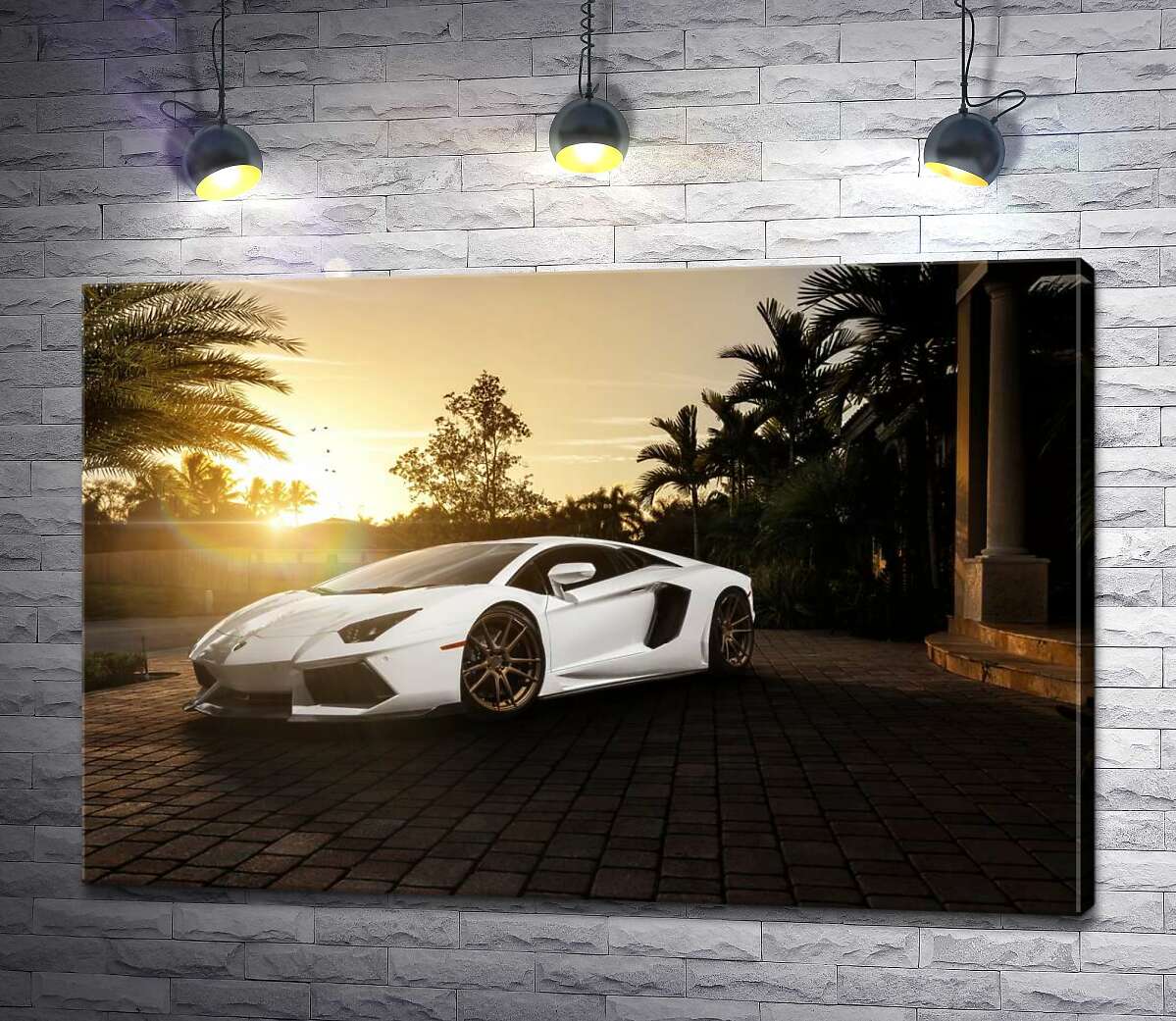 картина Перлові переливи білого автомобіля Ламборгіні (Lamborghini) в промінні сонця, що заходить