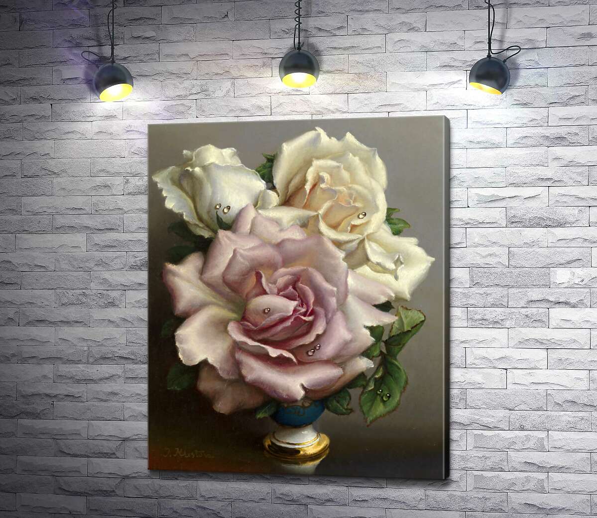 картина Білі та рожеві троянди в синій вазі