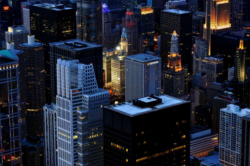 картина-постер Крыши ночного мегаполиса
