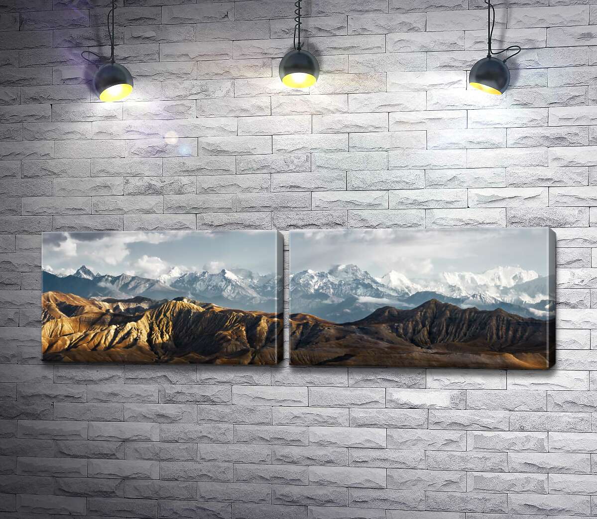 модульная картина Пустынные горные хребты Гималаев возвышаются над землей