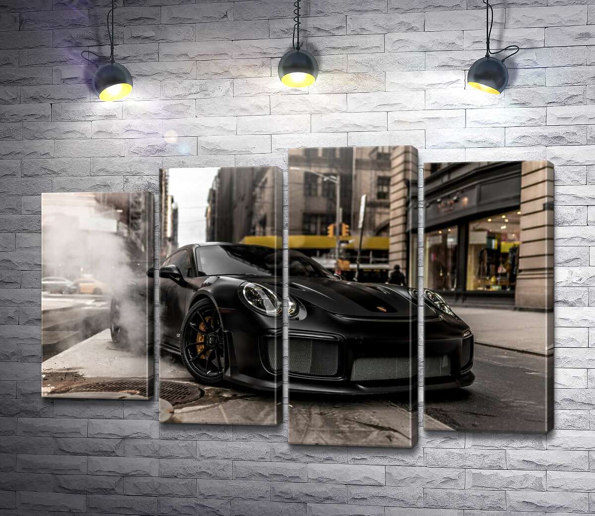 модульная картина Угольно-черный автомобиль Порше (Porsche) 911 среди улицы старого города (Модуль №3)