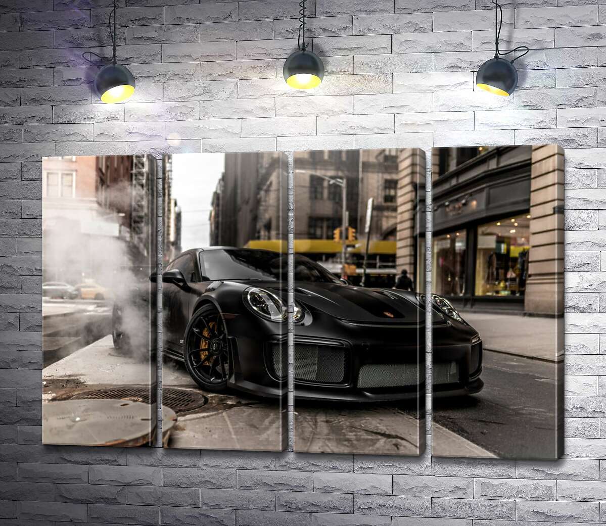 модульная картина Угольно-черный автомобиль Порше (Porsche) 911 среди улицы старого города (Модуль №24)