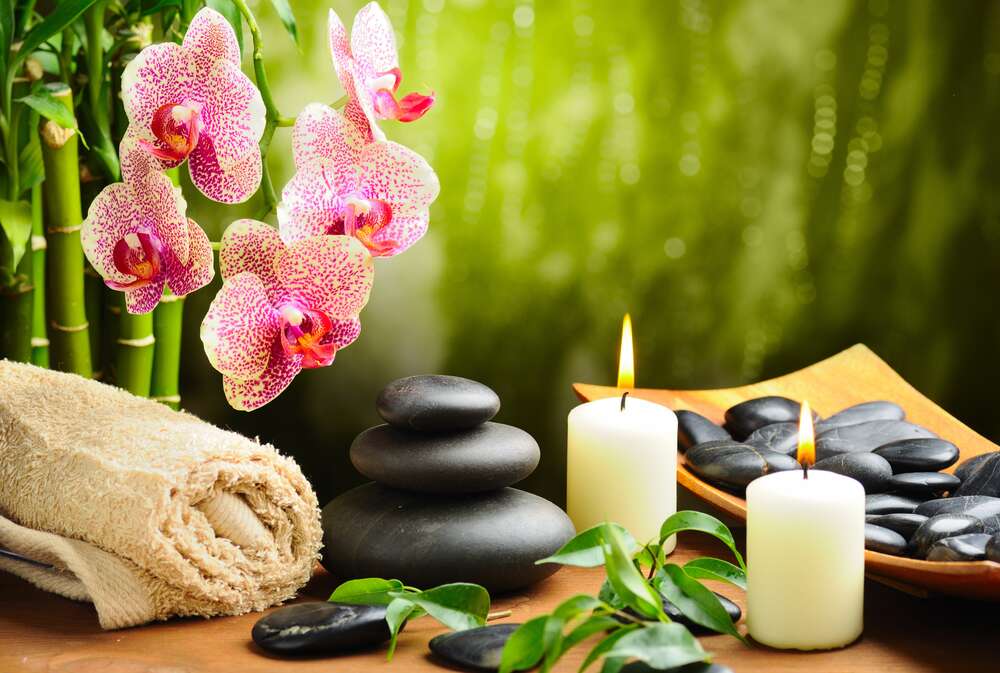 картина-постер Полный релакс в спа среди камней, свечей, орхидеи и бамбука
