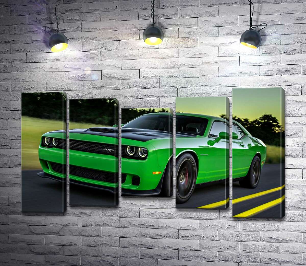 модульная картина Сочно-зеленый автомобиль Dodge Challenger Hellcat несется по дороге (Модуль №27)