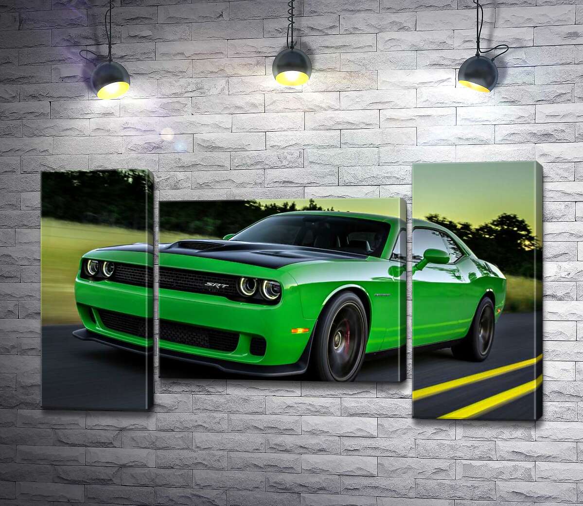 модульная картина Сочно-зеленый автомобиль Dodge Challenger Hellcat несется по дороге (Модуль №11)