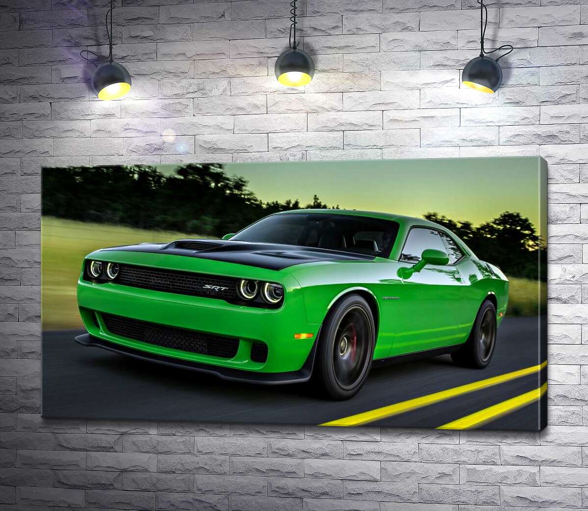 картина Сочно-зеленый автомобиль Dodge Challenger Hellcat несется по дороге