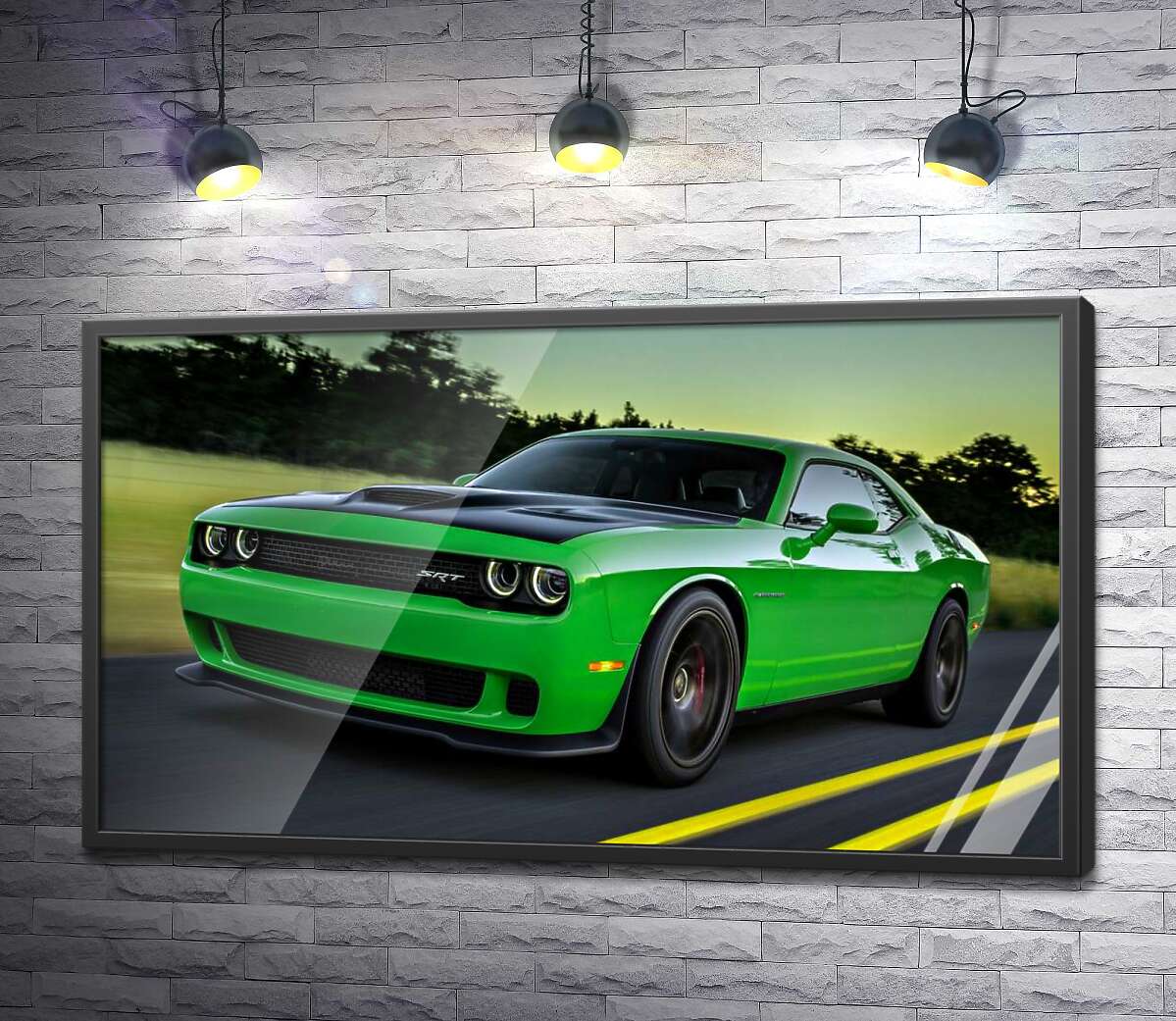 постер Соковито-зелений автомобіль Dodge Challenger Hellcat несеться по дорозі