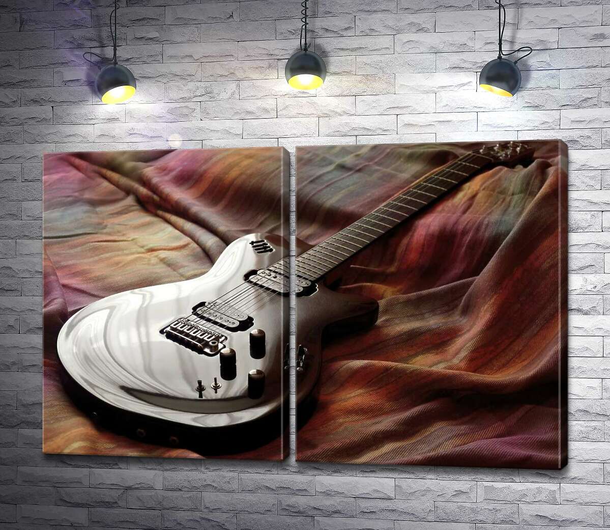 модульна картина Вигини електронної гітари на м'яких складках тканини