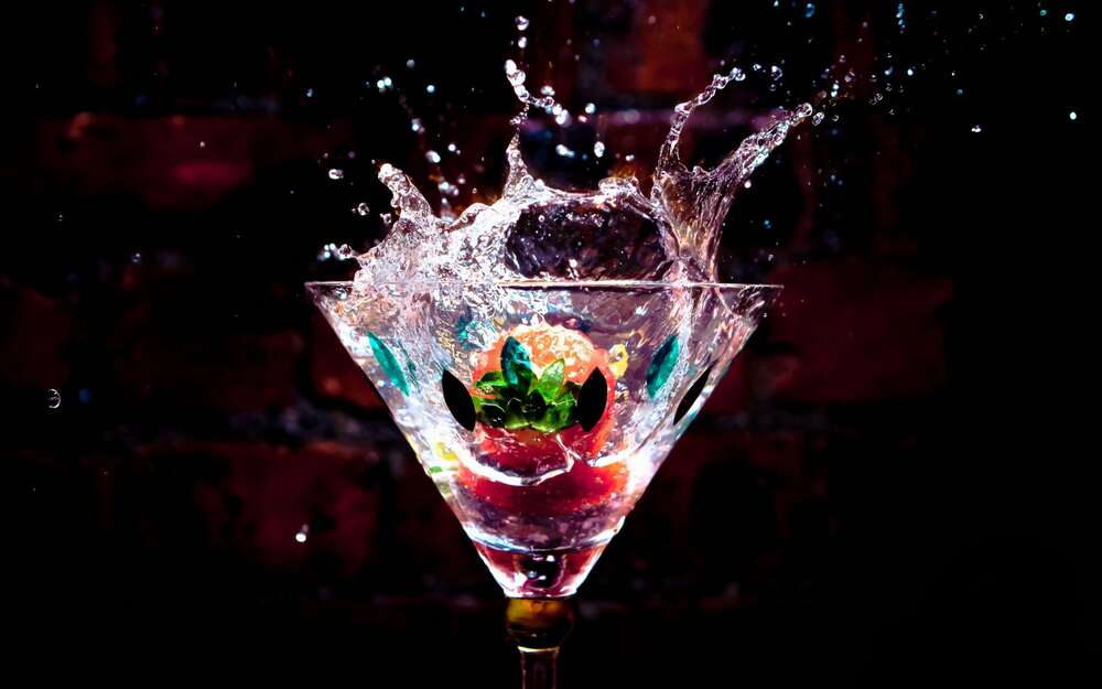 картина-постер Фейерверк цитрусовых в бокале коктейля