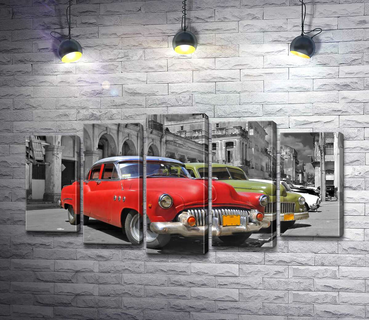 модульная картина Красная модель автомобиля Chevrolet 1952 года на старинной улице Кубы (Модуль №4)