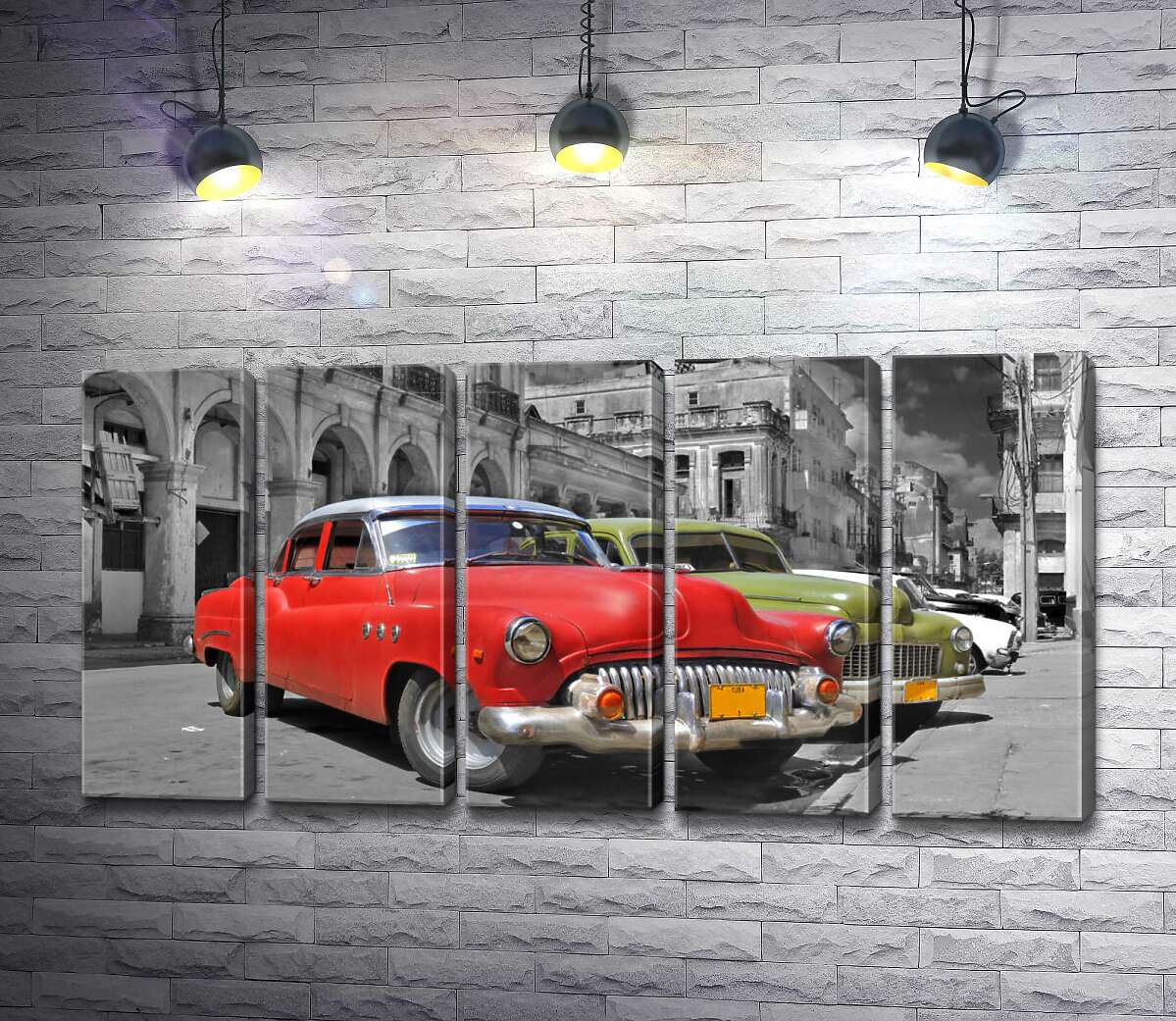 модульна картина Червона модель автомобіля Chevrolet 1952 року на старовинній вулиці Куби (Модуль №26)