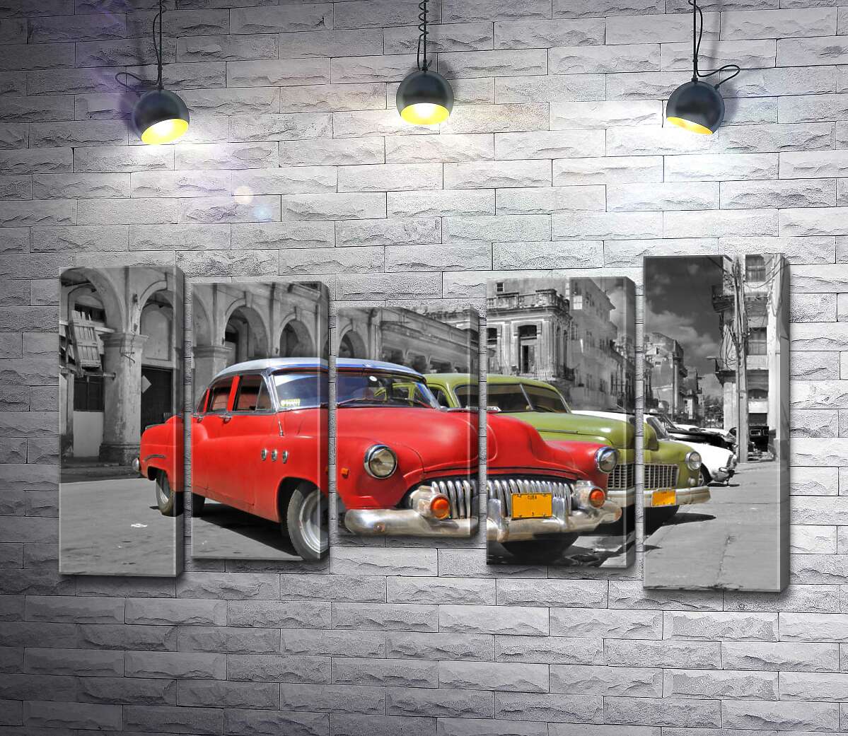 модульная картина Красная модель автомобиля Chevrolet 1952 года на старинной улице Кубы (Модуль №27)