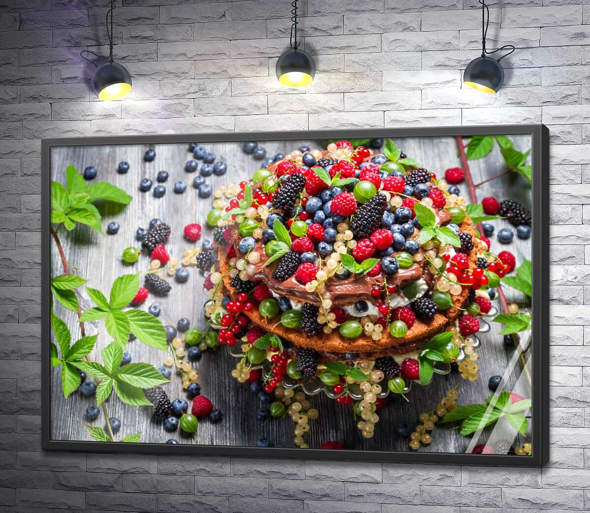 постер Слои шоколадного торта в буянии свежих ягод