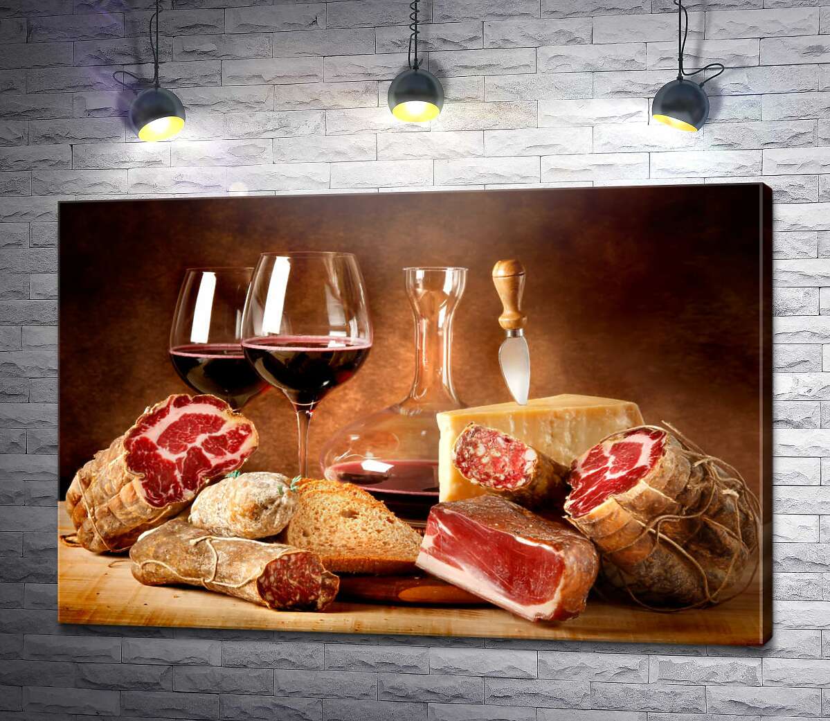 картина Насичене червоне вино в оточені в'яленого м'яса із сиром та скибкою хліба