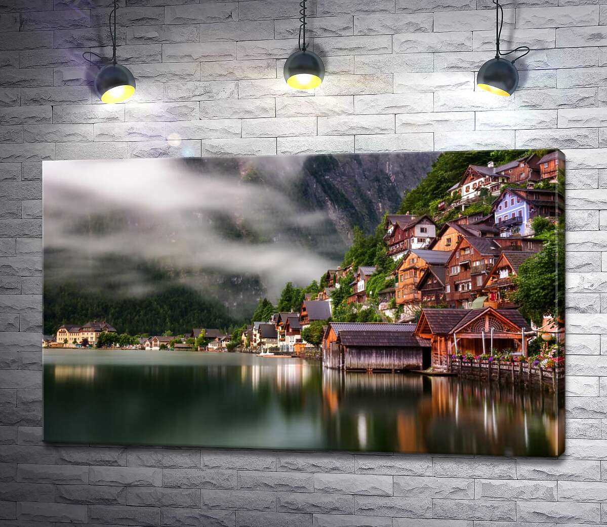картина Легка пелена туману падає на гірське озеро біля мальовничого поселення Гальштат (Hallstatt)