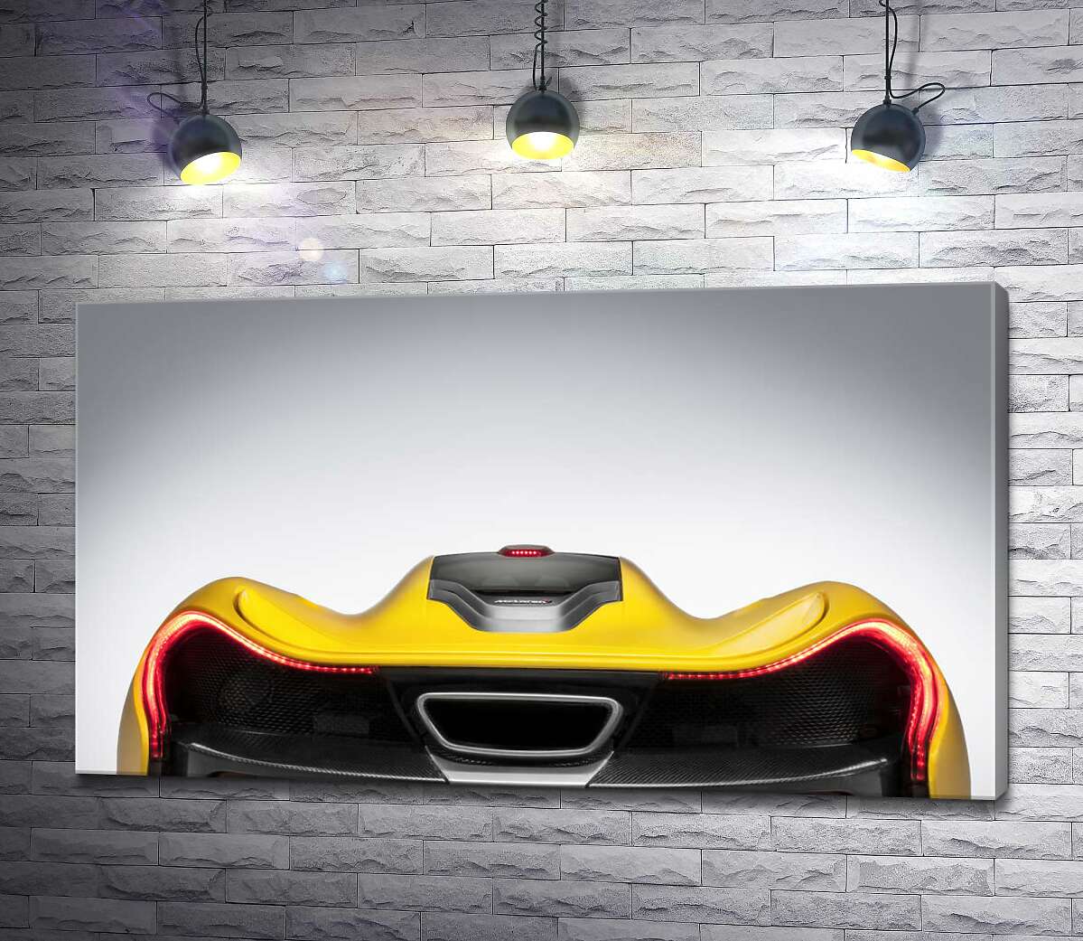 картина Плавные изгибы бампера суперкара McLaren P1