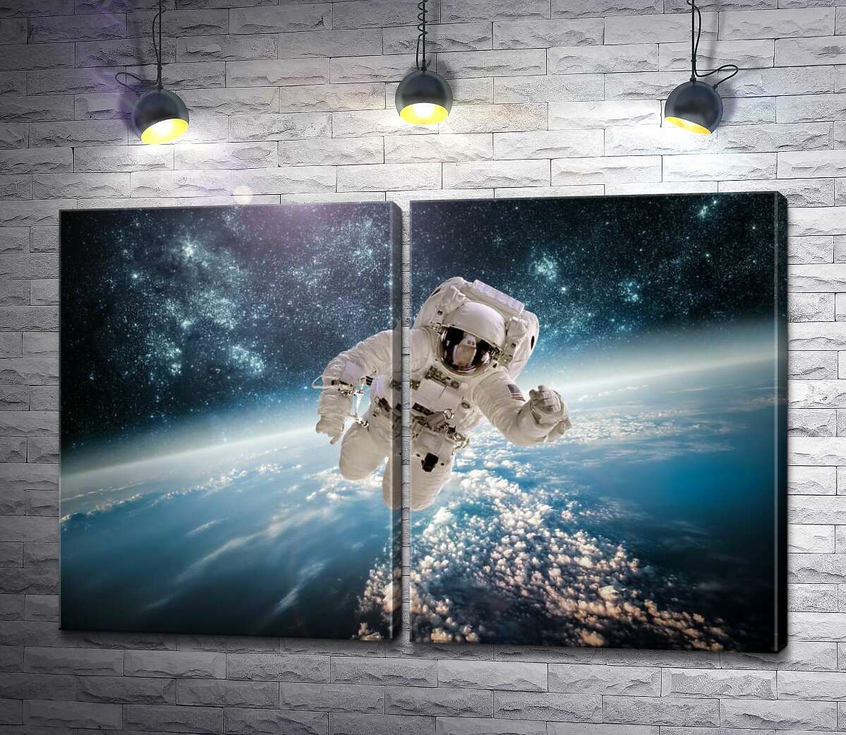 модульная картина Полет космонавта над планетой